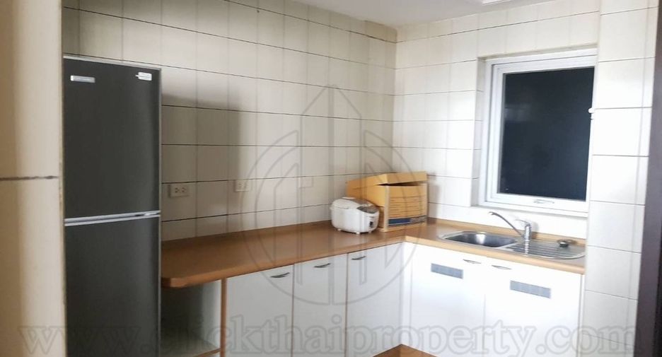 For sale 3 bedrooms condo in Pathum Wan, Bangkok