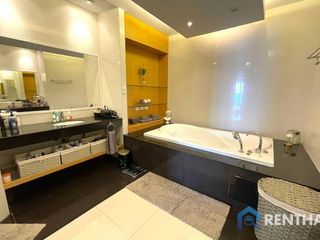 For sale 4 bed condo in Bang Lamung, Chonburi