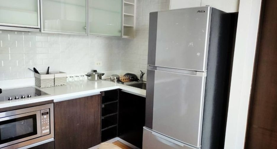À vendre 2 chambres condo à Yan Nawa, Bangkok
