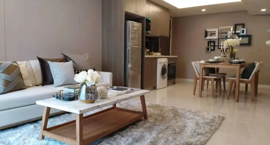 For sale 2 bed condo in Khlong Toei, Bangkok