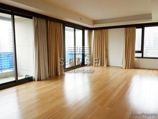 For rent 3 Beds condo in Pathum Wan, Bangkok