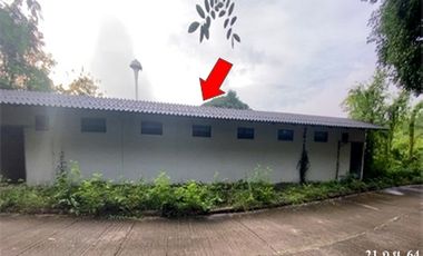 Almacén en venta en Mae Tha, Lampang