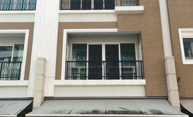 For sale 3 bed townhouse in Yan Nawa, Bangkok