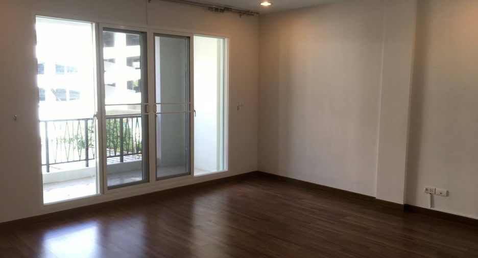 For sale 3 Beds townhouse in Yan Nawa, Bangkok