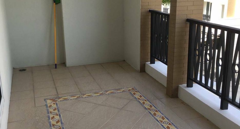 For sale 3 Beds townhouse in Yan Nawa, Bangkok