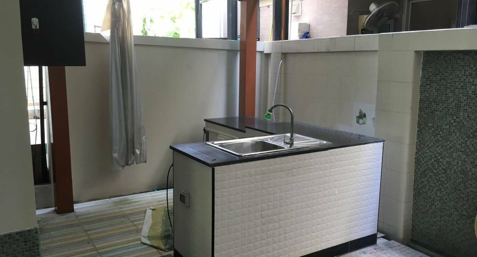 For sale 3 Beds townhouse in Yan Nawa, Bangkok