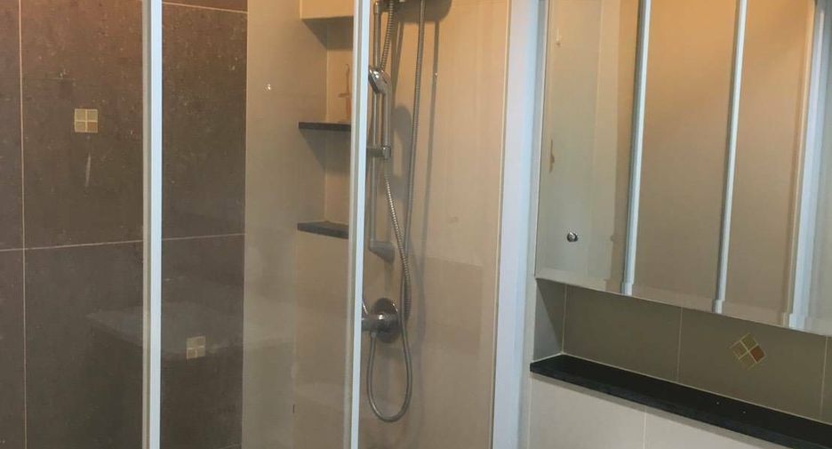 For sale 3 Beds townhouse in Yan Nawa, Bangkok