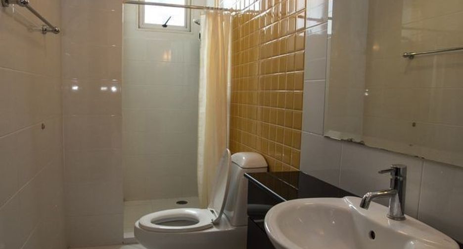 For rent 3 bedrooms condo in Central Pattaya, Pattaya