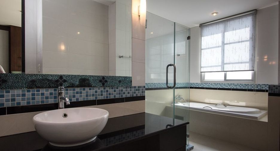 For rent 3 bedrooms condo in Central Pattaya, Pattaya