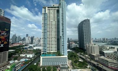 For sale 2 bed condo in Watthana, Bangkok