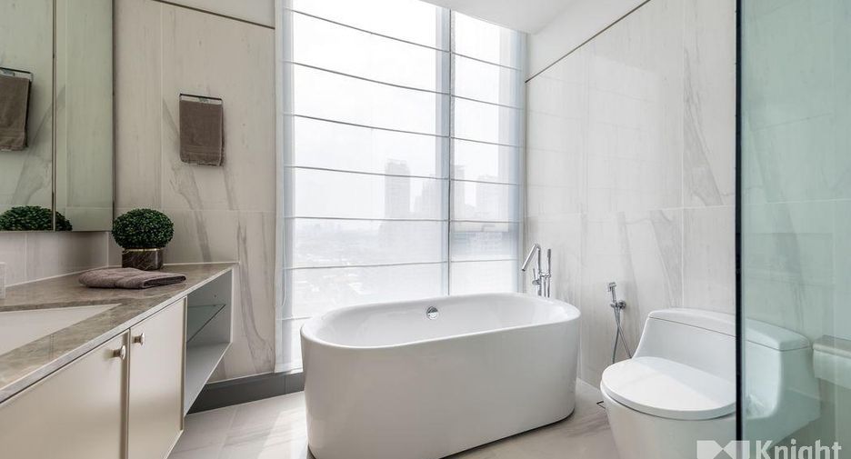 For sale 2 bedrooms condo in Khlong Toei, Bangkok