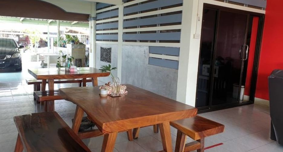 For sale 4 bedrooms townhouse in Mueang Phetchaburi, Phetchaburi