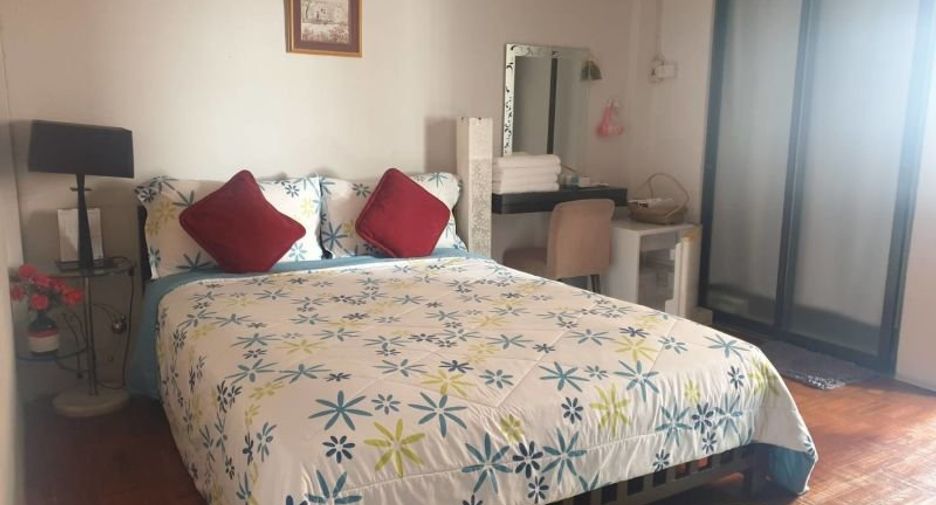 For sale 4 bedrooms townhouse in Mueang Phetchaburi, Phetchaburi