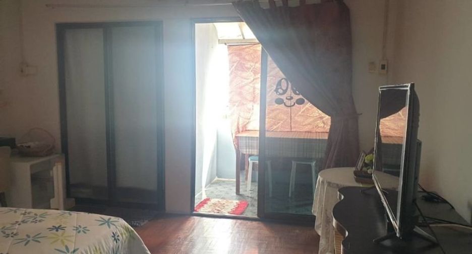 For sale 4 bedrooms townhouse in Mueang Phetchaburi, Phetchaburi