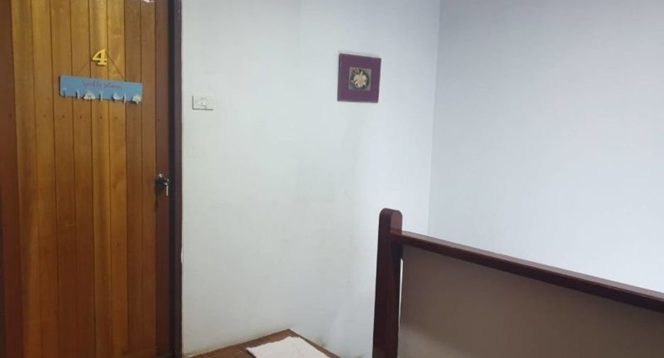 For sale 4 bedrooms townhouse in Mueang Phetchaburi, Phetchaburi
