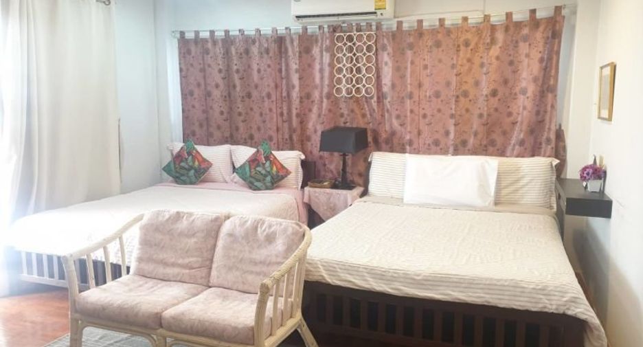 For sale 4 bedrooms townhouse in Mueang Phetchaburi, Phetchaburi