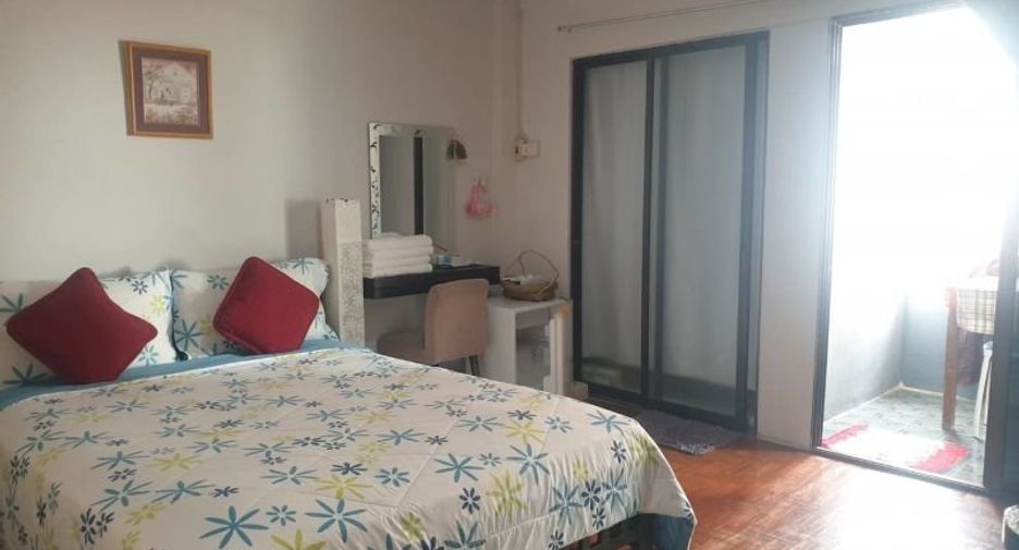 For sale 4 bedrooms townhouse in Mueang Phetchaburi, Phetchaburi
