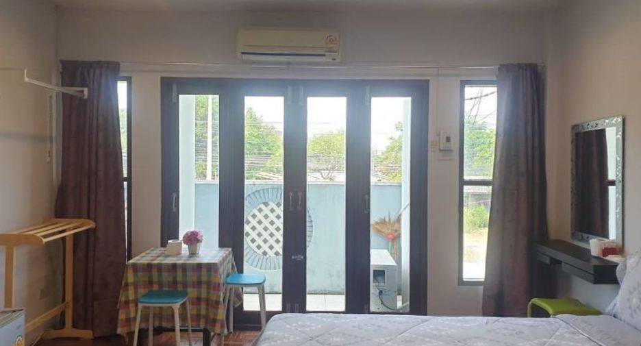 For sale 4 bedrooms townhouse in Mueang Phetchaburi, Phetchaburi
