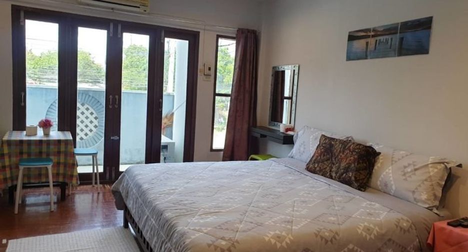 For sale 4 bedrooms townhouse in Mueang Phetchaburi, Phetchaburi