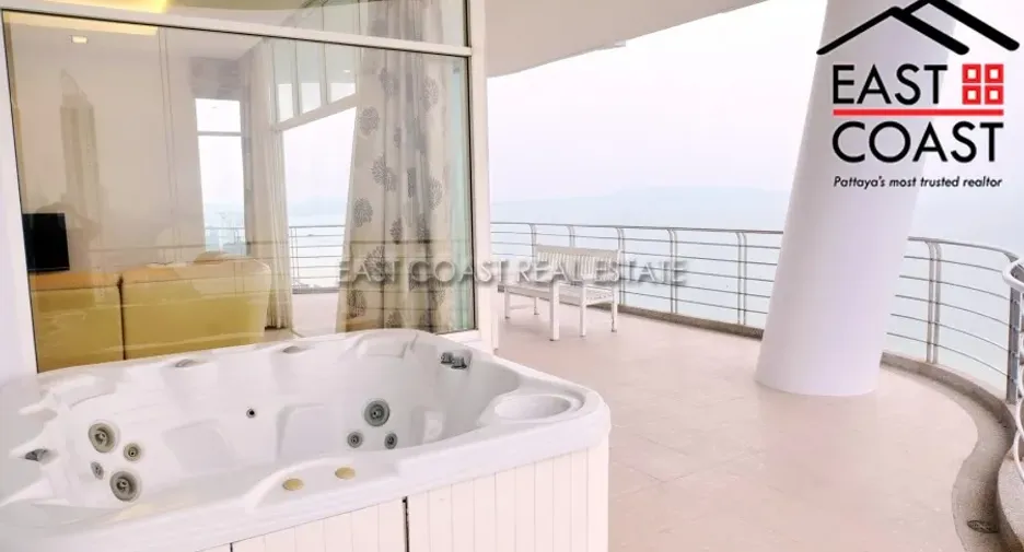 For sale 3 bedrooms condo in Jomtien, Pattaya
