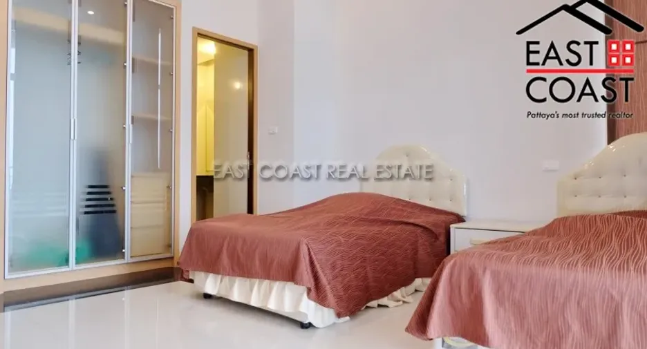 For sale 3 bedrooms condo in Jomtien, Pattaya