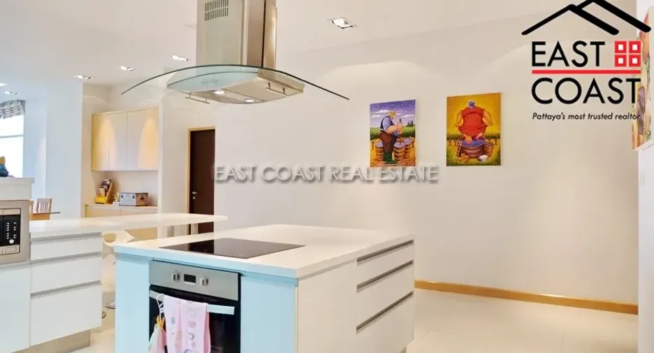 For sale 3 bedrooms condo in Jomtien, Pattaya