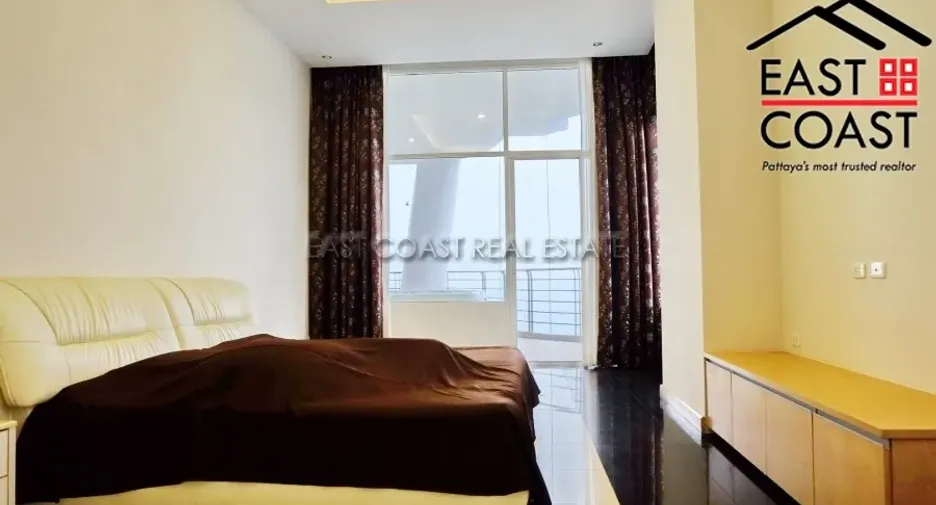 For sale 3 bedrooms condo in Jomtien, Pattaya