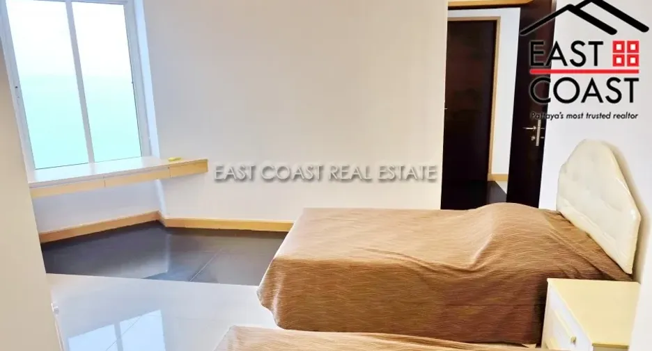 For sale 3 bedrooms condo in Jomtien, Pattaya