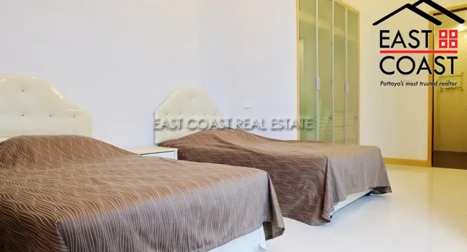 For sale 3 bedrooms condo in Jomtien, Pattaya