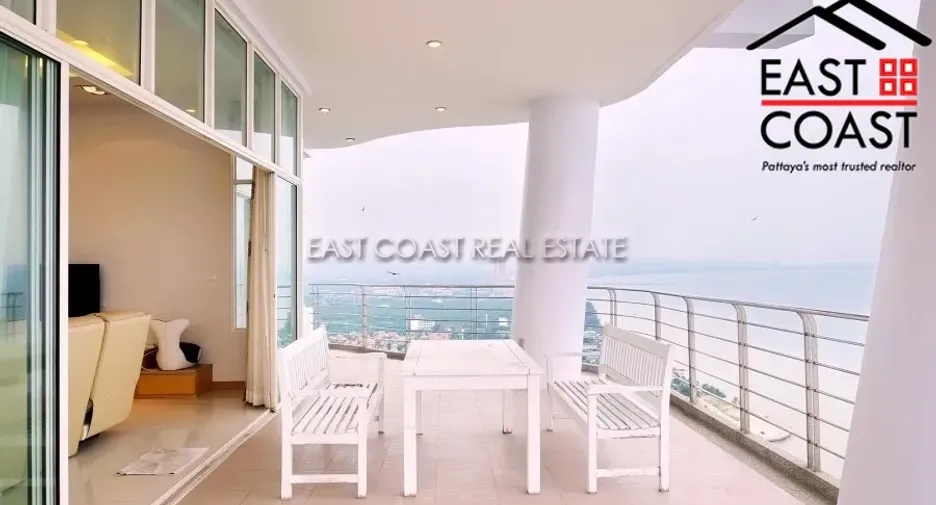 For sale 3 bedrooms condo in Jomtien, Pattaya
