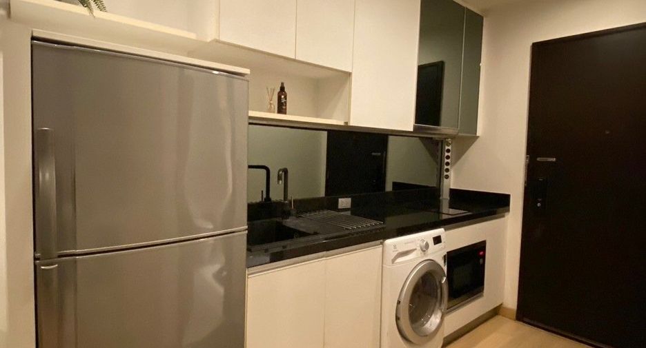 For sale 1 bed apartment in Khlong Toei, Bangkok