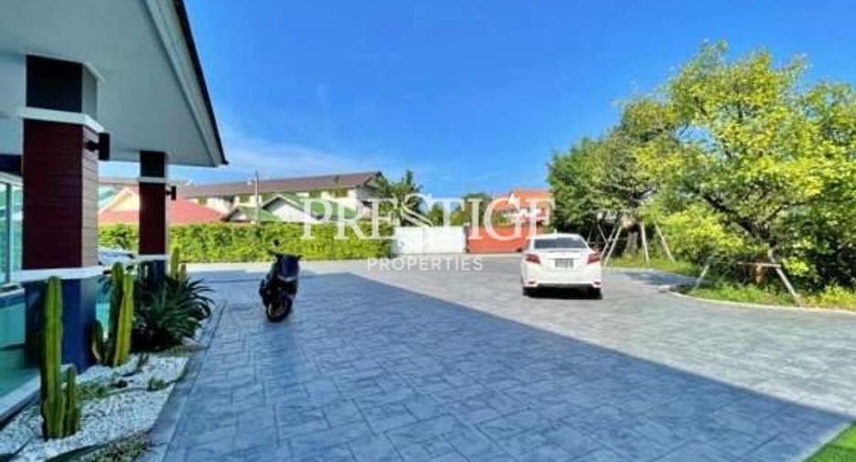 Haus zum Kauf mit 4 Zimmer in Bang Lamung, Chonburi