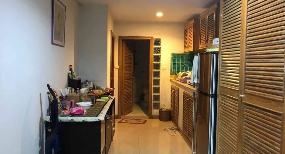 For sale 2 bed condo in Khlong Toei, Bangkok
