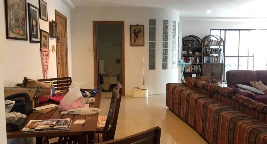 For sale 2 bed condo in Khlong Toei, Bangkok