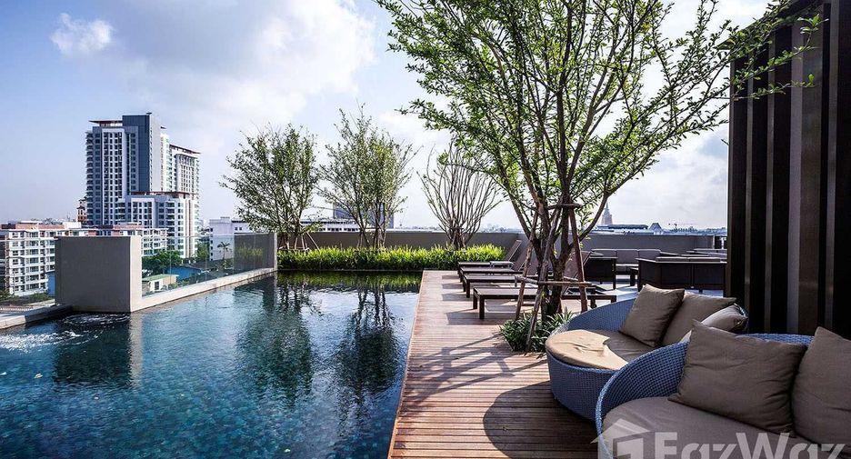 For sale 1 bed condo in Phra Khanong, Bangkok