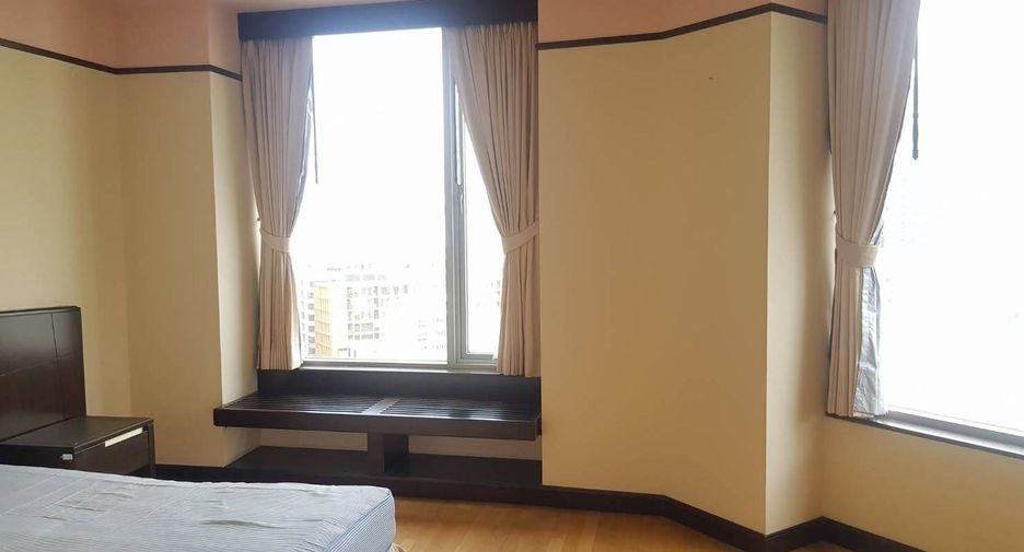 For sale 3 bedrooms condo in Pathum Wan, Bangkok