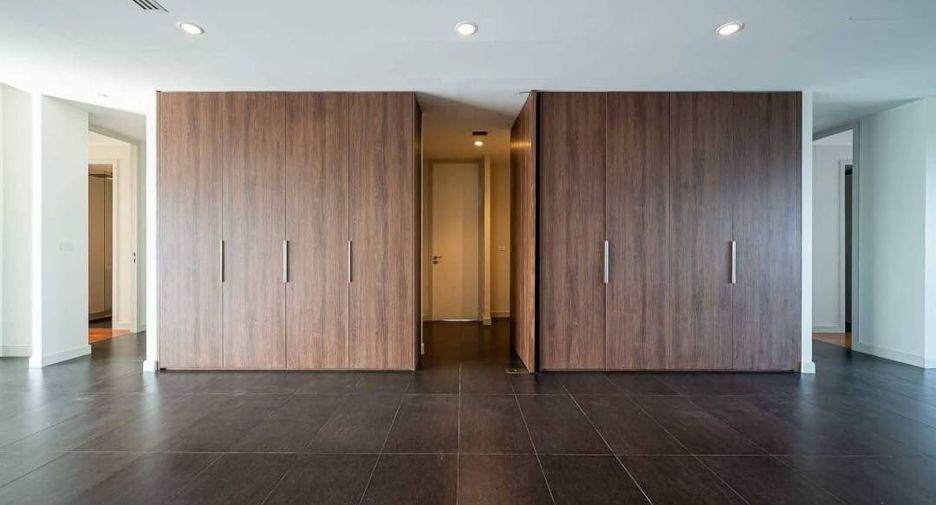 For sale 4 ベッドルーム condo in Pathum Wan, Bangkok