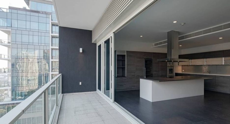 For sale 4 ベッドルーム condo in Pathum Wan, Bangkok