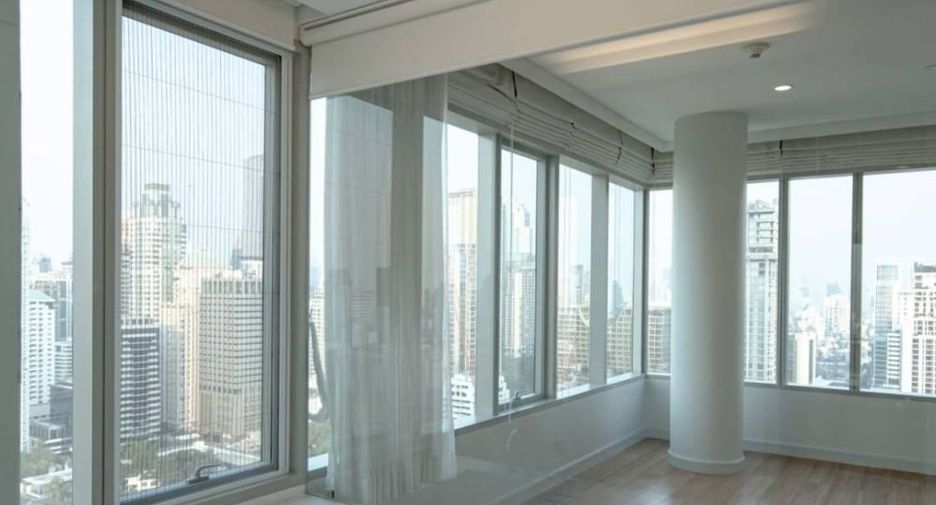 For sale 4 ベッドルーム condo in Pathum Wan, Bangkok