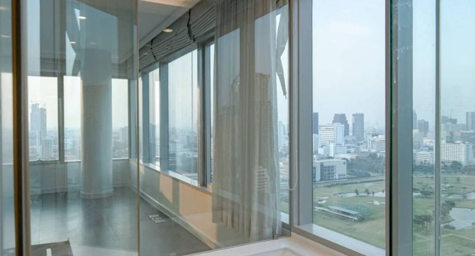 For sale 4 ベッドルーム condo in Pathum Wan, Bangkok