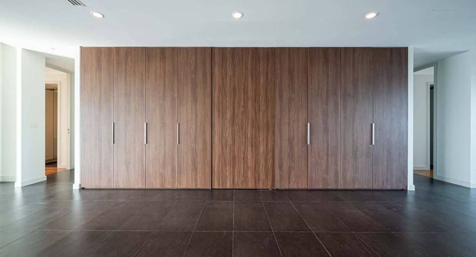 For sale 4 ベッドルーム condo in Pathum Wan, Bangkok