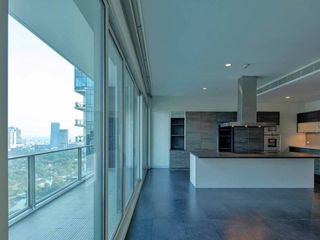 For sale 4 Beds condo in Pathum Wan, Bangkok