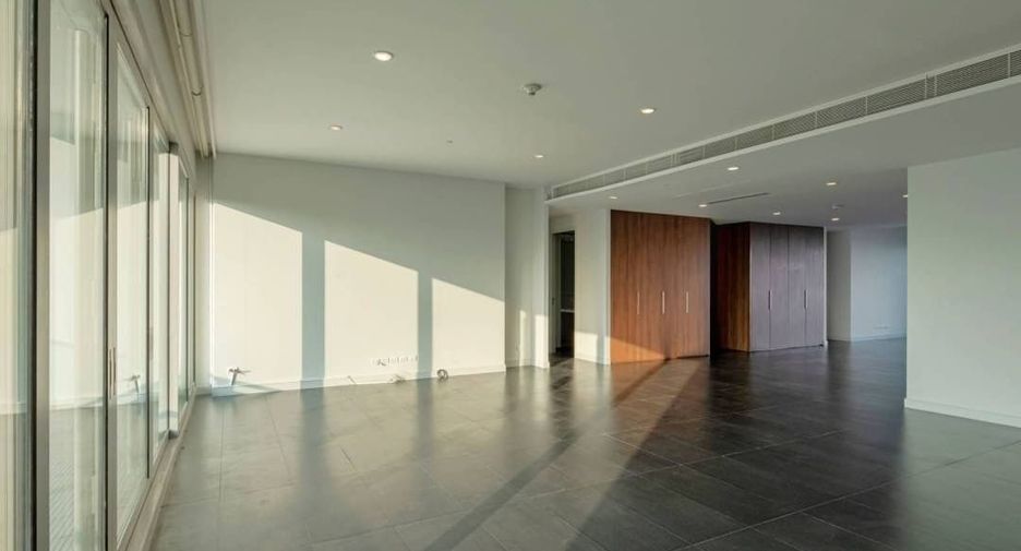 For sale 4 ベッドルーム condo in Pathum Wan, Bangkok