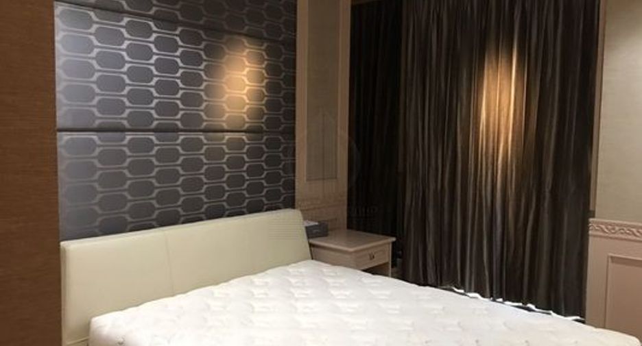 For rent 3 bedrooms condo in Pathum Wan, Bangkok