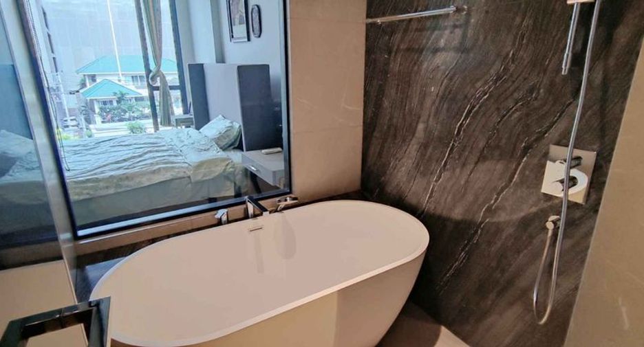 For rent 2 bed condo in Watthana, Bangkok