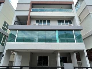 出租 办公室 在 Bang Phli, Samut Prakan