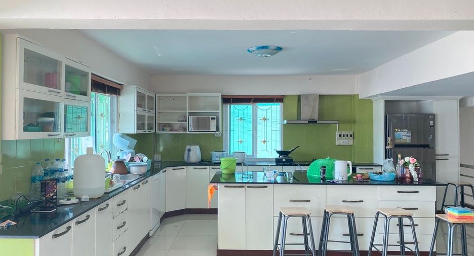 For sale 5 bed townhouse in Huai Yot, Trang