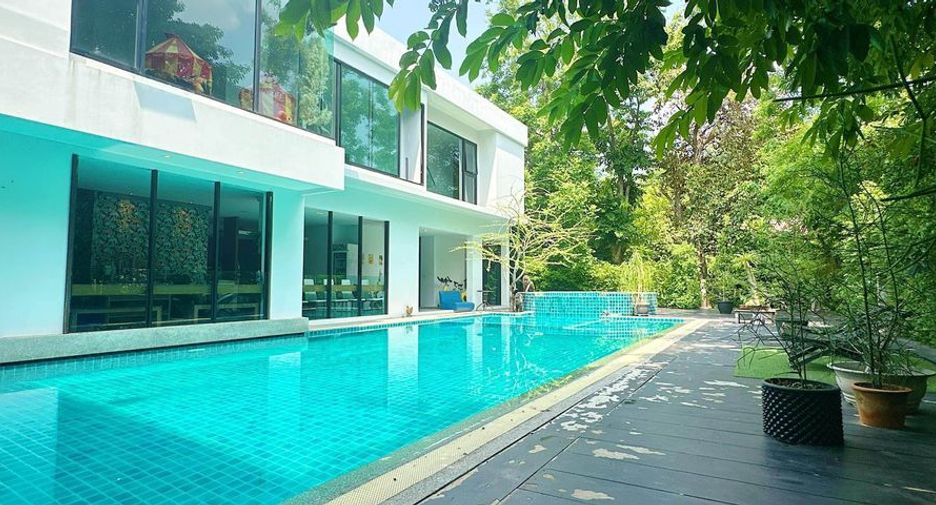 For rent 4 bed villa in San Kamphaeng, Chiang Mai
