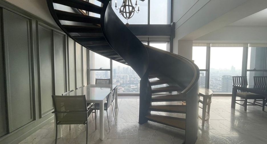 For rent 4 bedrooms condo in Sathon, Bangkok