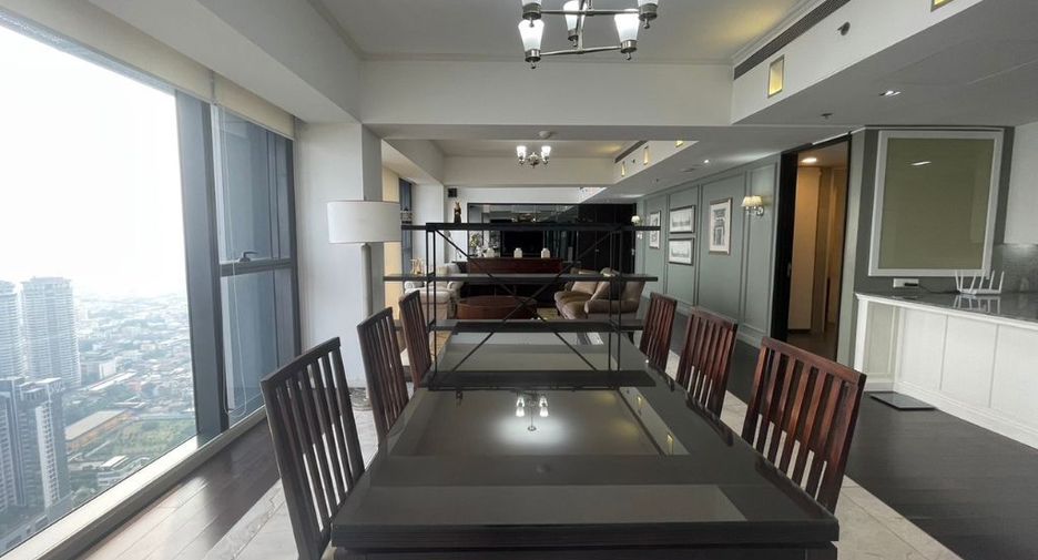 For rent 4 bedrooms condo in Sathon, Bangkok